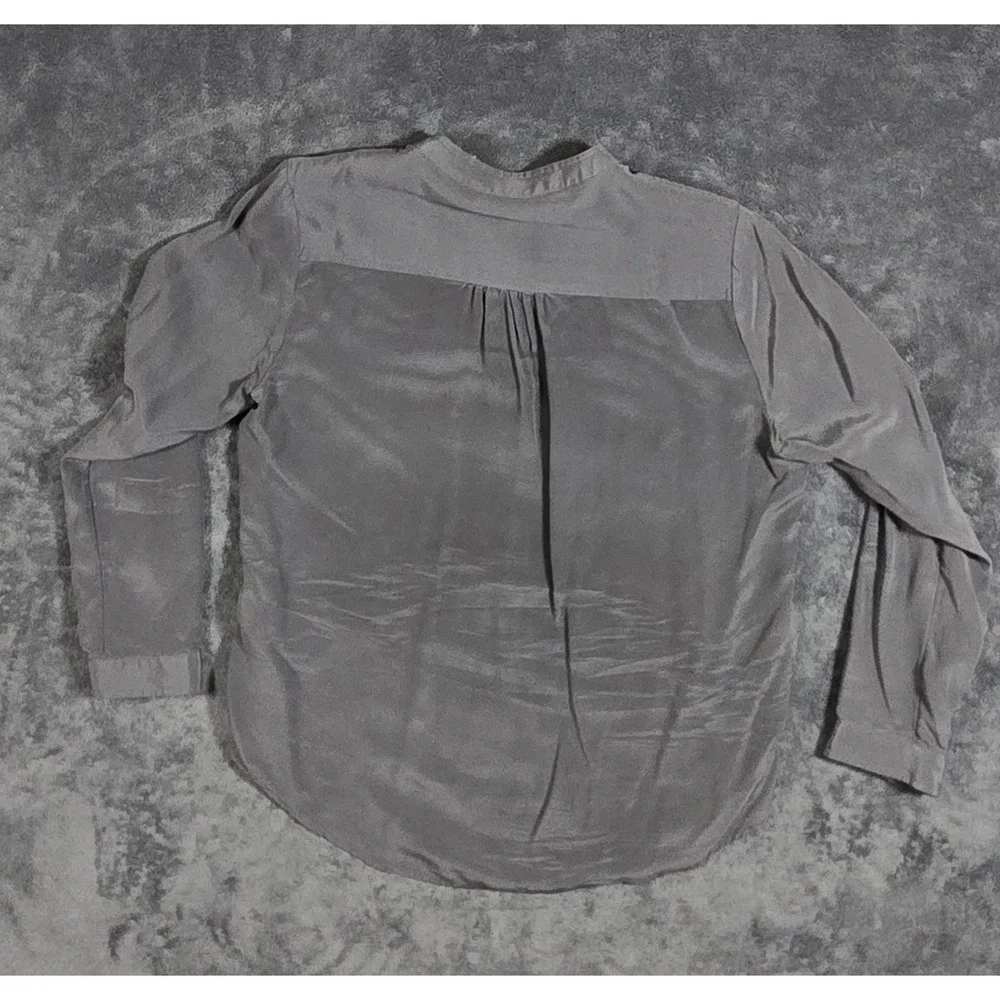 Banana Republic Womens 100% Silk M Petite Blouse Button Up Double Pocket Sheer - Picture 3 of 10
